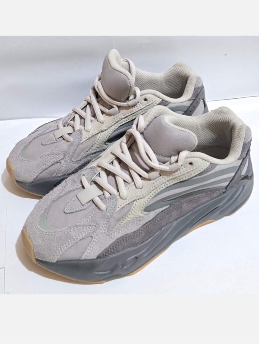 Adidas Yeezy Boost‎ 700 V2 Tephra Sneakers Mens Size 5